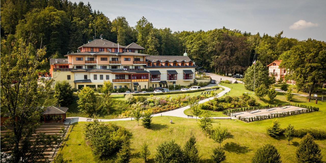 Hotel Studanka ริคโนฟ นัด คเยชโนว์ ภายนอก รูปภาพ