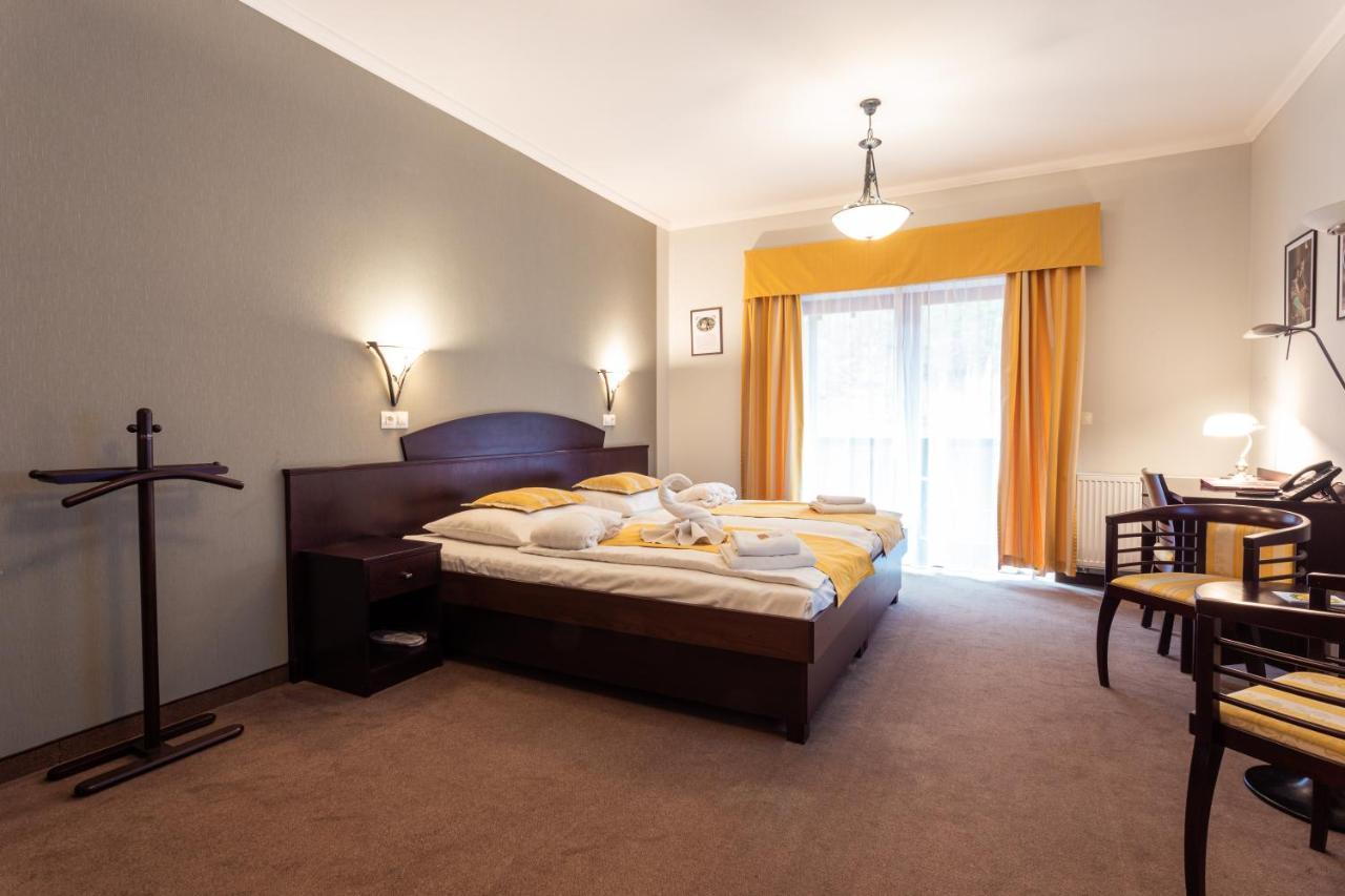 Hotel Studanka ริคโนฟ นัด คเยชโนว์ ภายนอก รูปภาพ