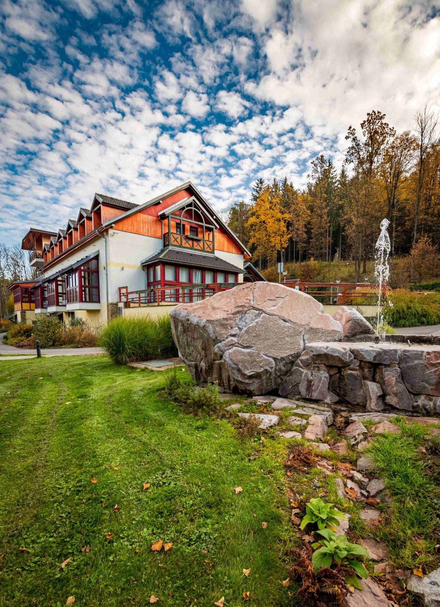 Hotel Studanka ริคโนฟ นัด คเยชโนว์ ภายนอก รูปภาพ