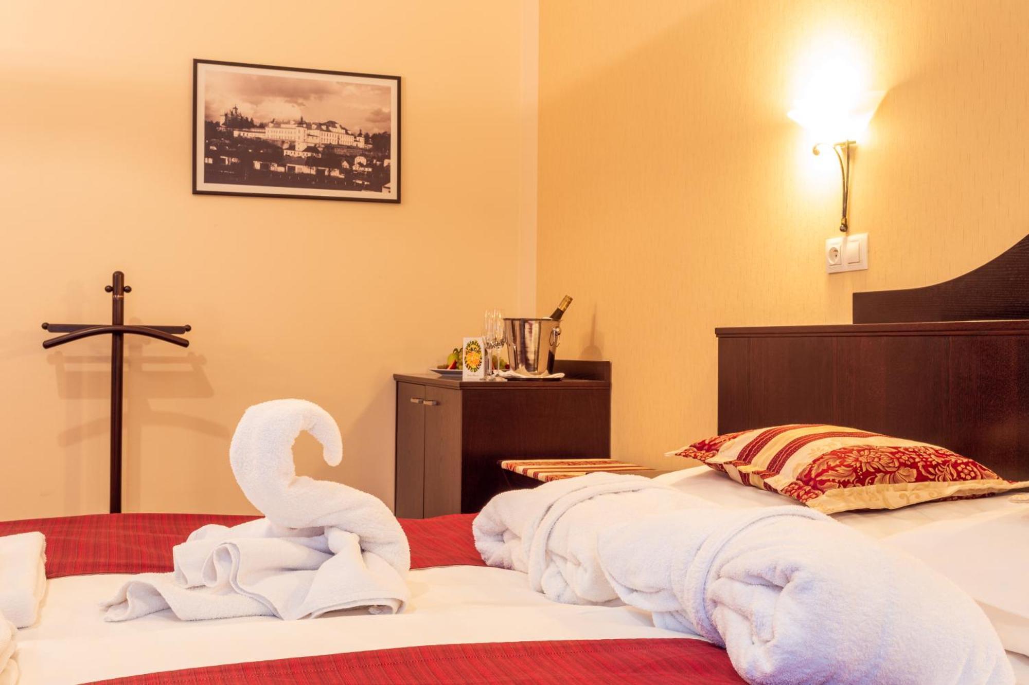 Hotel Studanka ริคโนฟ นัด คเยชโนว์ ภายนอก รูปภาพ