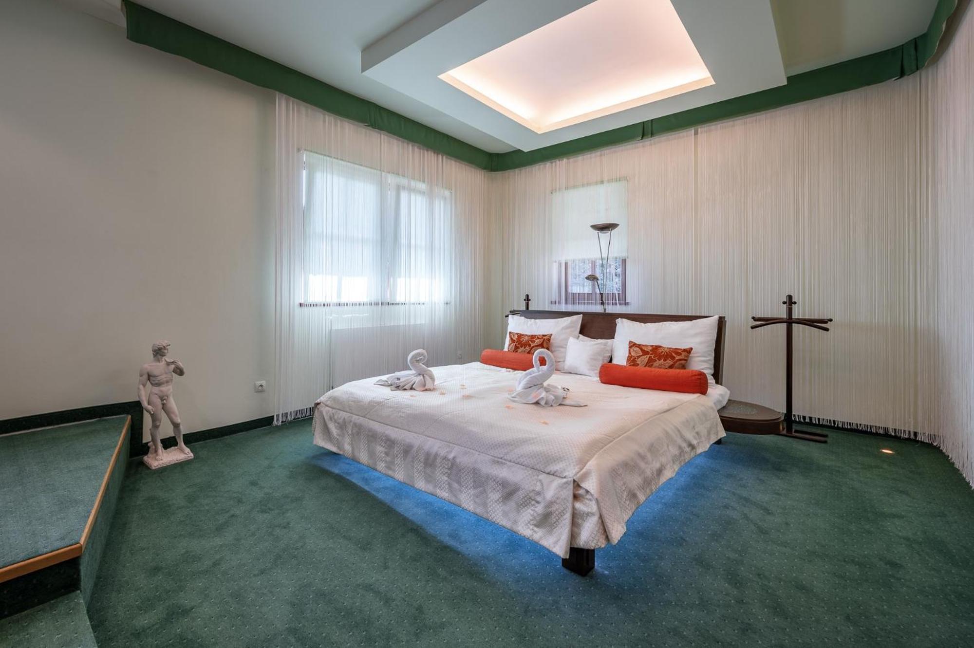 Hotel Studanka ริคโนฟ นัด คเยชโนว์ ภายนอก รูปภาพ